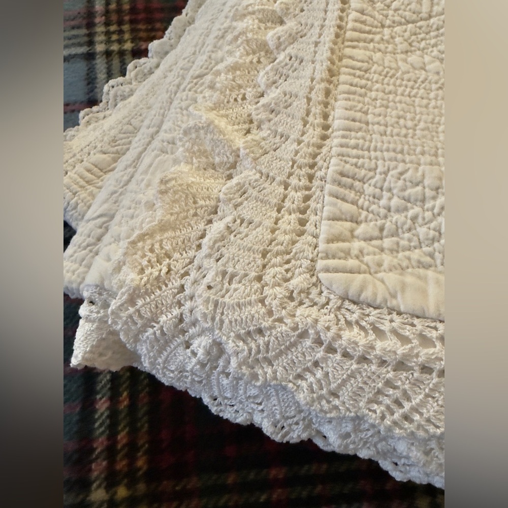 Vintage Ralph Lauren King 90x108 Crochet 100% Cotton Matlasse Quilt - Picture 2 of 5